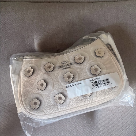 Coach White Mini Bag with Floral Details - Picture 3 of 7